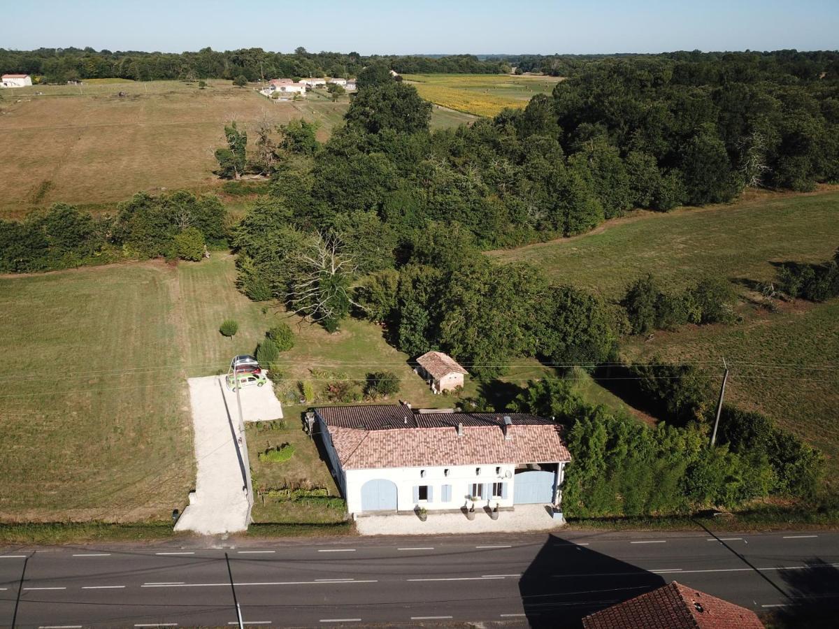 Bed and Breakfast Vignesarichard Chevanceaux Exterior foto